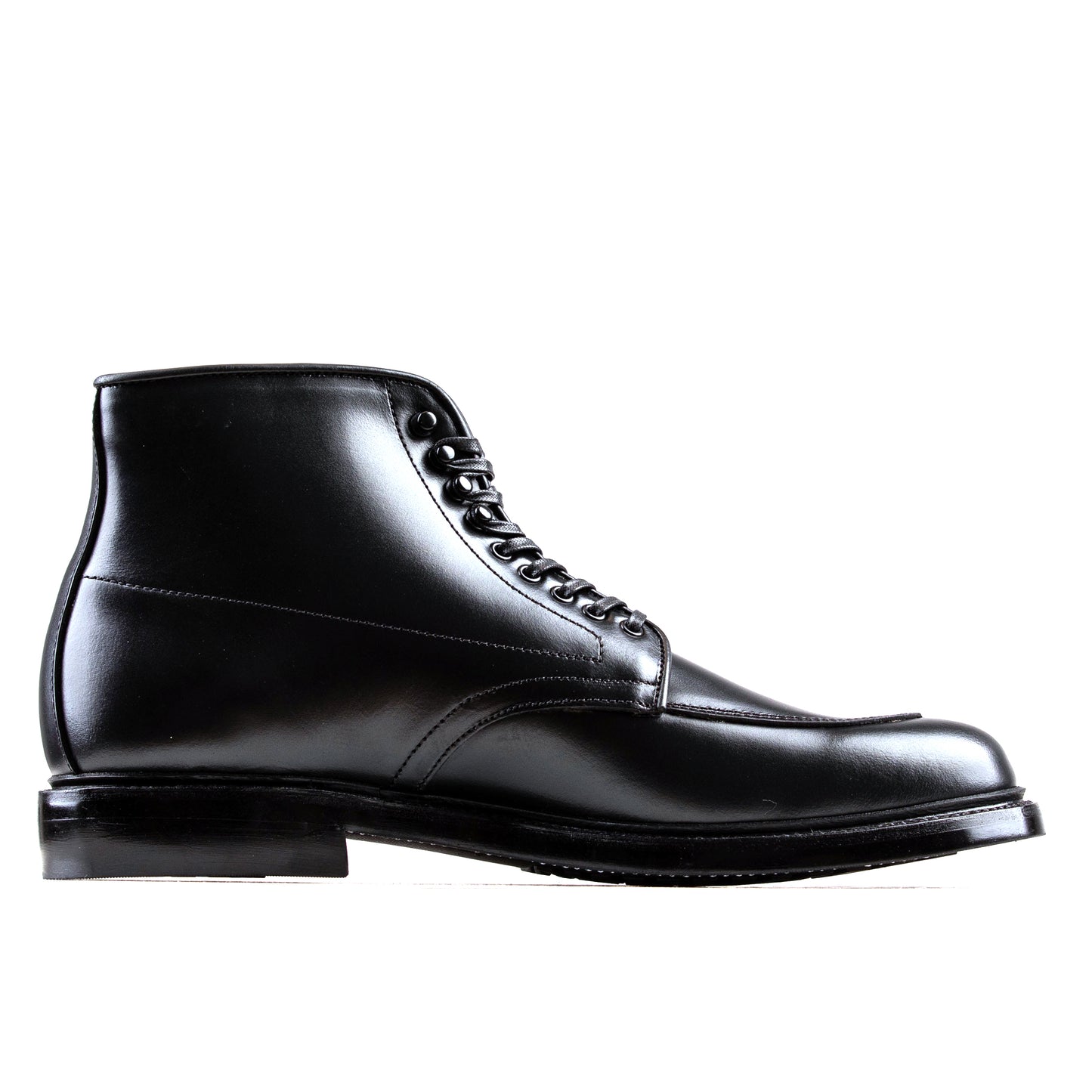 Classic V-Tip Boot -luosjiet®boots - Black Smooth Cowhide