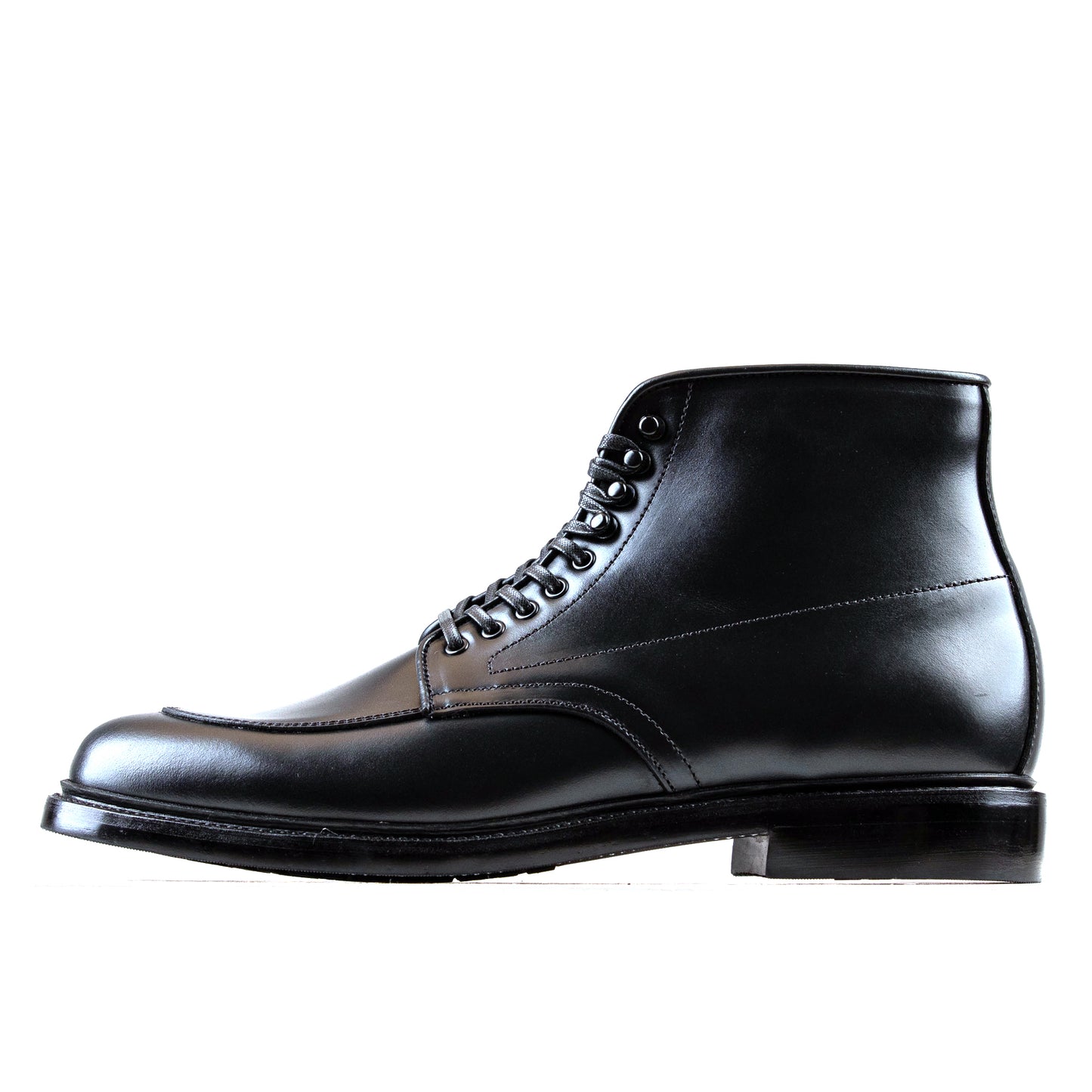 Classic V-Tip Boot -luosjiet®boots - Black Smooth Cowhide